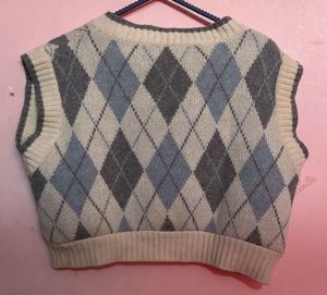 Argyle Knit Sweater Vest - Stylish &amp; Comfy