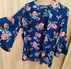 🌺 Vianca Floral Bell-Sleeve Top 🌸