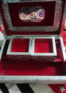 Wooden Make Up Box With Freebies 🎁