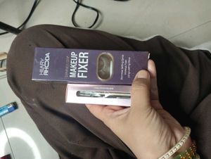 Hilary Rhoda Shimmer Makeup Fixer