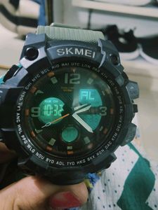 Men's Analog Watch.  Good Condition.
