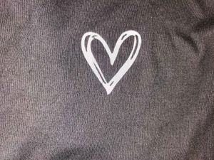 👉 “Trendy Black Heart Print Crop Top for Women |