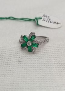 Beautiful Green☘️ Diamond Ring 925 Silver (wt:3.57