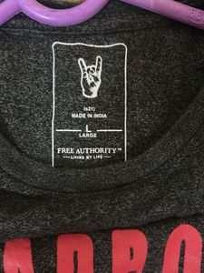 Deadpool Graphic T-Shirt - L