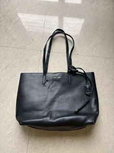 SAINT SCOTT tote bag with detachable wrislet