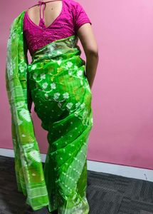 Vibrant Green Pure Dhakai Jamdani Saree