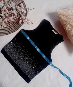 V,Beautiful Gorgeous Black Crop Top