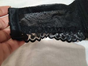Black Lace Strapless Bra