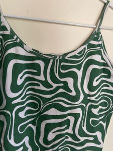 Green &amp; White Swirl Crop Top