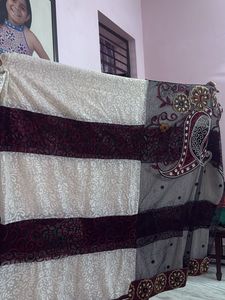 Elegant Saree with Intricate Patterns