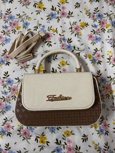 Chic Handbag with "Fashion" Accent