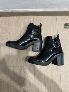 Chic Black Buckle Ankle Boots