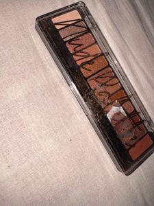 L.A. Colors Eyeshadow Palette