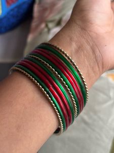 Vibrant Red &amp; Green Bangle Set