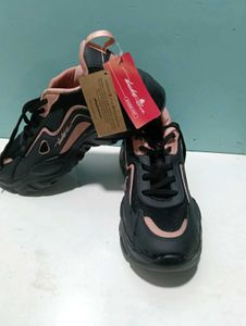 Stylish Black Sneakers duke running shoes