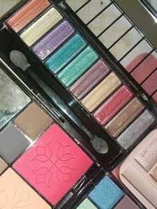 Multicolor Eyeshadow Palette Set