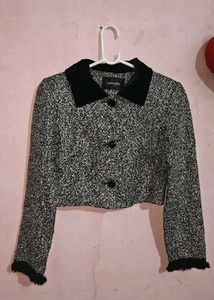 Chic Cropped Tweed Jacket