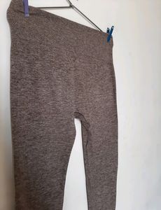 High Waisted Gym Tights  Stretchable &amp; Comfortable