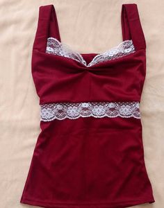 maroon top
