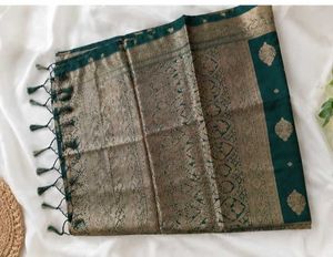 Elegant Emerald Green Banarasi Silk Saree