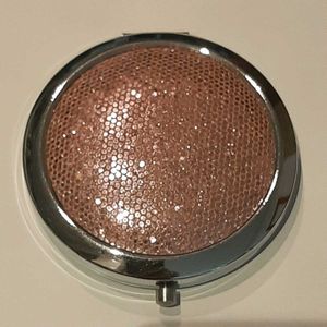 🪞 Hand-Held Pink Pocket Makeup Mirror - Women