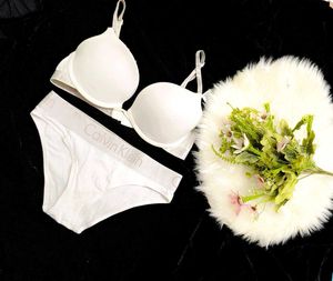 Calvin Klein Lightly padded bra with brief 👍