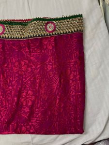 Women magenta saree