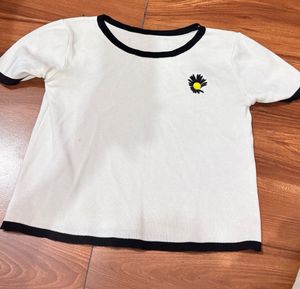 Cute Daisy Trim Top