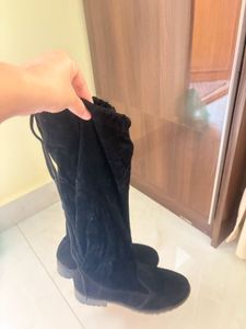 Stylish Black Over-the-Knee Boots