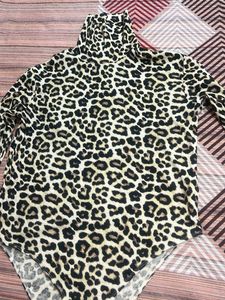 Leopard design top high neck