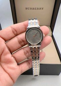 GUCCI PREMIUM LADIES WATCH AT SALE