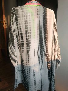 Lovely Tie-dye Embroidered Top/short kurti