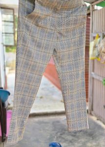 Trendy Plaid/Checkered Pants