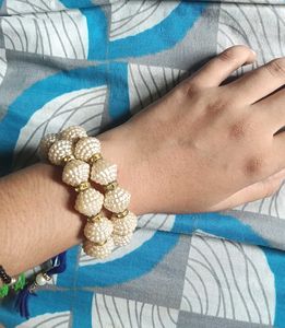 White Pearl Beaded Bracelet Set