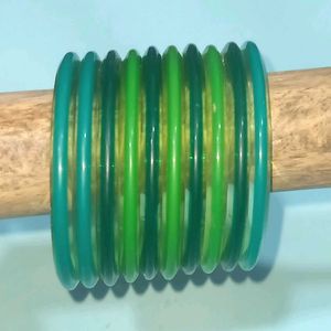 Green plastic Bangles Set