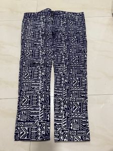 💙 Navy &amp; White Printed Flared Pants