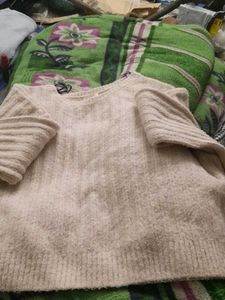 H&amp;M Off White/Cream Loose Fit Cuddly Crop Sweate