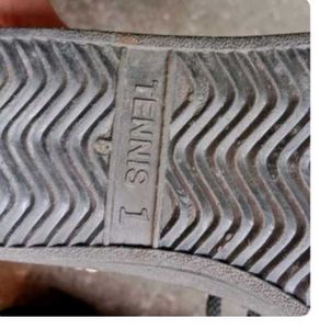 kids school shoes