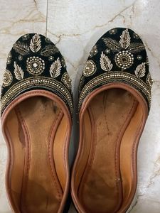 Embellished Jutti Flats