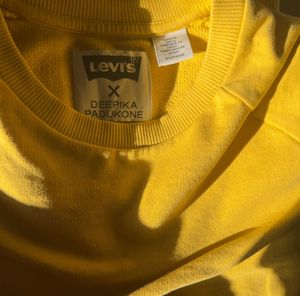 levi’s Bright Yellow Crew Neck Sweatshirt