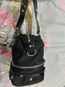 RARE Vintage Guess Black Y2k Shoulder Bag