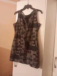 Graphic Print Sleeveless Dress