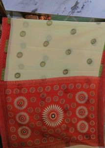 Cream &amp; Red Floral Print Saree