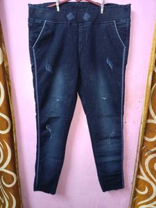 🎀150rs SALE🎀Distressed Dark Wash Denim Pants