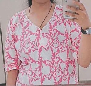 Pink &amp; White Floral Kurta