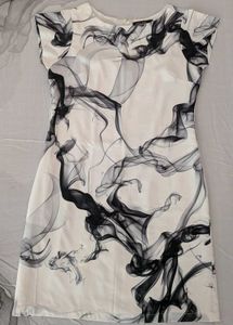 Arrow Marble Print Midi Shift Dress