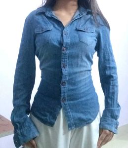 blue classy shirt with 2 small petite pockets🫶🏻