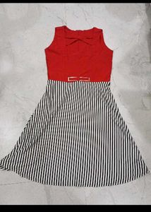 Chic Red &amp; Striped Sleeveless Dress