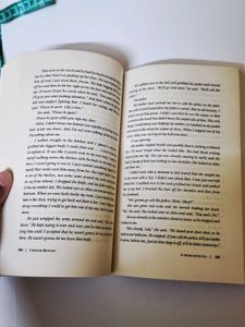 It Ends With Us by Colleen Hoover
