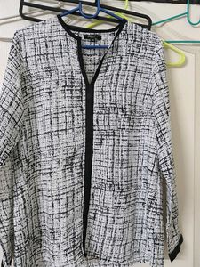 Chic Black & White Print Top
